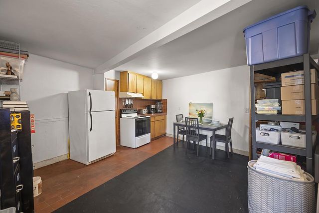 320330 Athol Avenue, Oakland, CA 94606