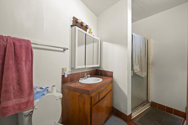 320330 Athol Avenue, Oakland, CA 94606