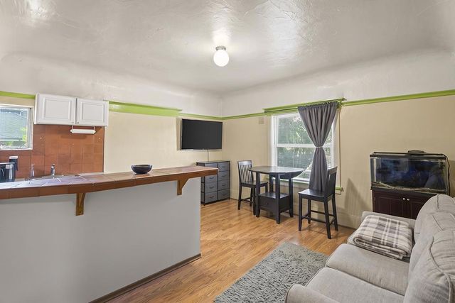 320330 Athol Avenue, Oakland, CA 94606