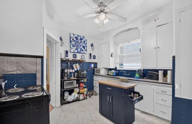 527 N Memorial DRIVE, Racine, WI 53404