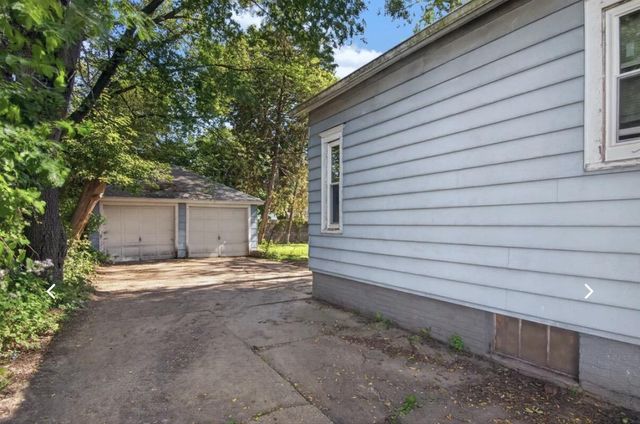 527 N Memorial DRIVE, Racine, WI 53404