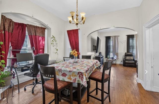 527 N Memorial DRIVE, Racine, WI 53404