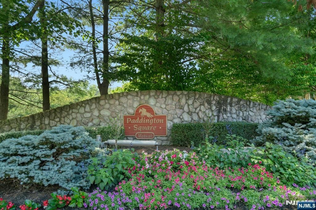 1135 Hyde Park Court, Mahwah, NJ 07430