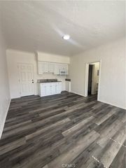 2001 Cedar Avenue 11, Long Beach, CA 90806