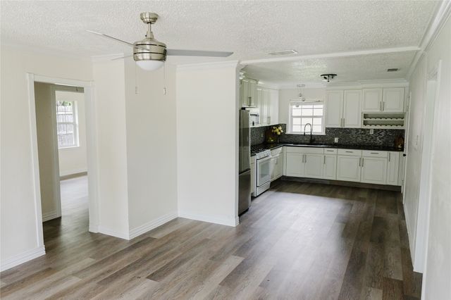 1528 Longview Street, Mesquite, TX 75149