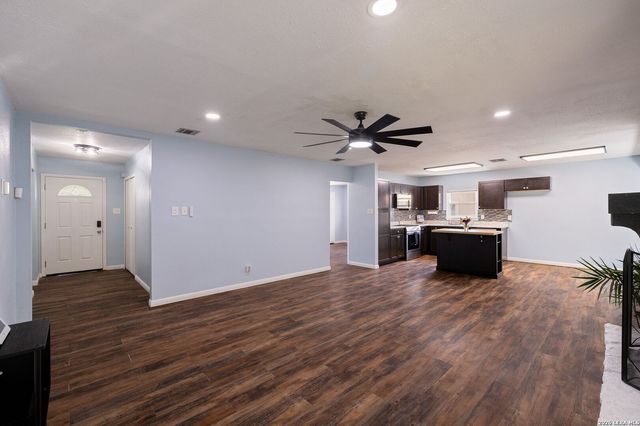 7631 Tarrasa, San Antonio, TX 78239