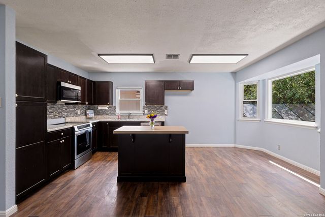 7631 Tarrasa, San Antonio, TX 78239