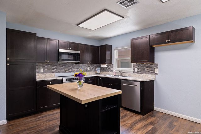 7631 Tarrasa, San Antonio, TX 78239