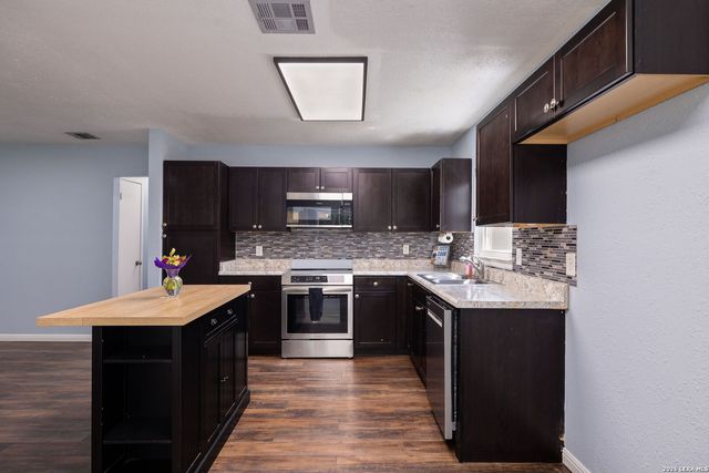 7631 Tarrasa, San Antonio, TX 78239