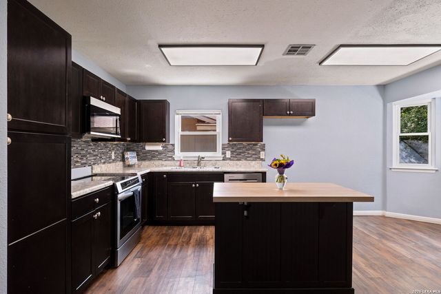 7631 Tarrasa, San Antonio, TX 78239