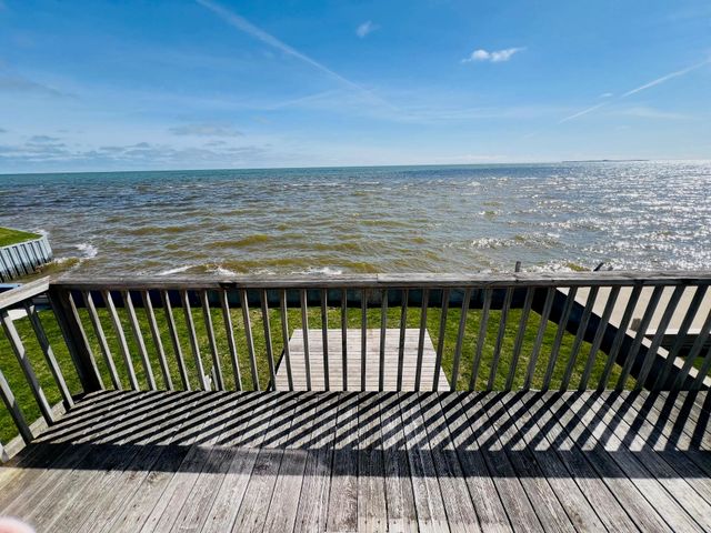 356 Killarney Beach Road, Bay City, MI 48706