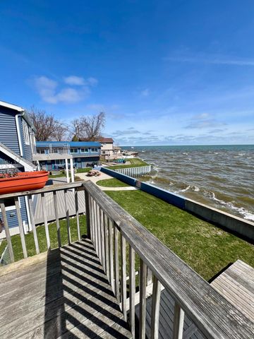 356 Killarney Beach Road, Bay City, MI 48706