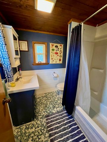 356 Killarney Beach Road, Bay City, MI 48706