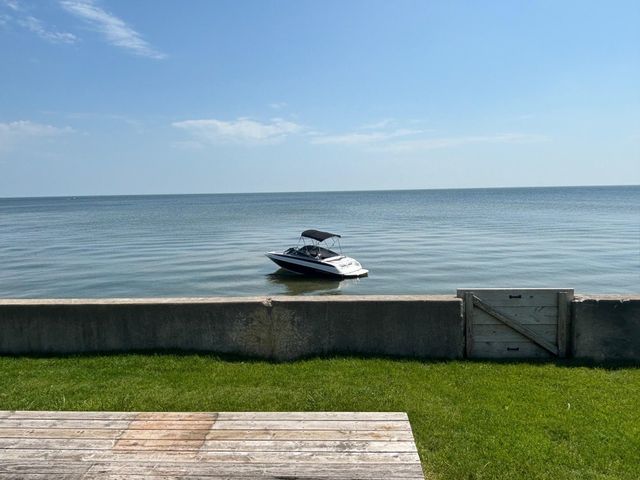 356 Killarney Beach Road, Bay City, MI 48706