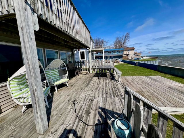 356 Killarney Beach Road, Bay City, MI 48706