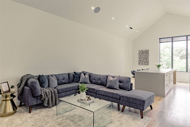 1504 Burlew Street 101, Dallas, TX 75204