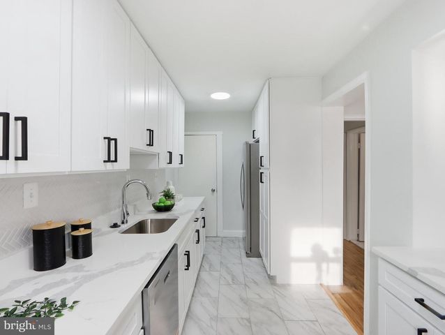 3917 STOKES DR, Baltimore, MD 21229