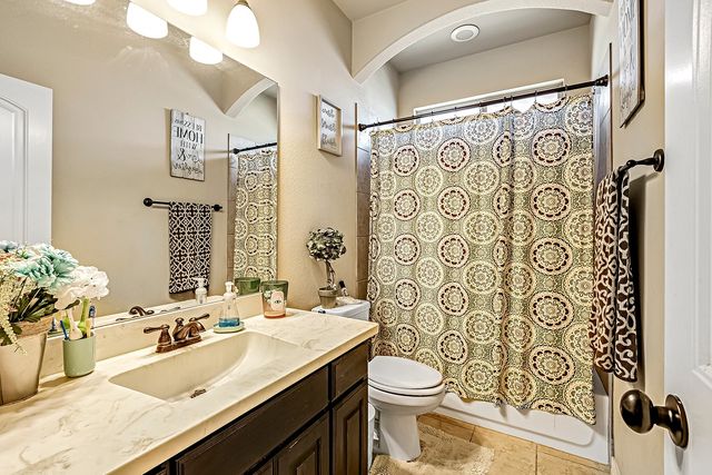 3206 Meadow Ridge Drive, Midlothian, TX 76065