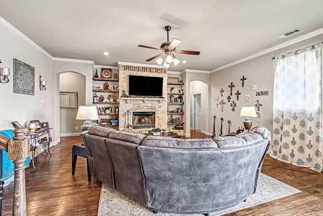 3206 Meadow Ridge Drive, Midlothian, TX 76065