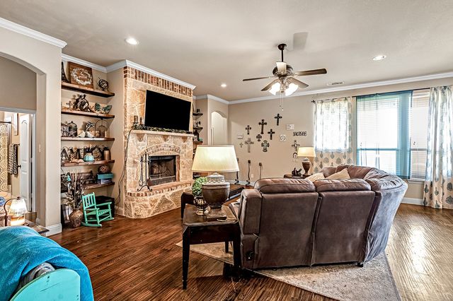 3206 Meadow Ridge Drive, Midlothian, TX 76065