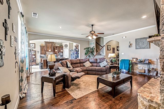 3206 Meadow Ridge Drive, Midlothian, TX 76065
