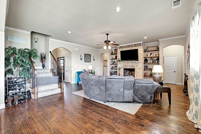 3206 Meadow Ridge Drive, Midlothian, TX 76065