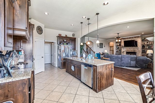 3206 Meadow Ridge Drive, Midlothian, TX 76065