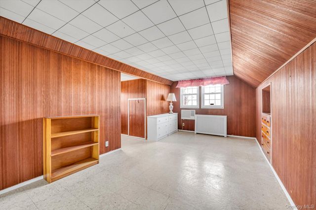 60 Aberdeen Road, New Hyde Park, NY 11040