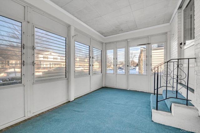 60 Aberdeen Road, New Hyde Park, NY 11040