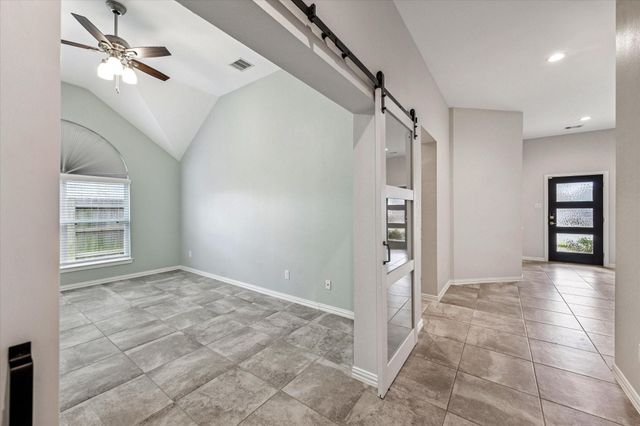 142 Dina Lane, Montgomery, TX 77356