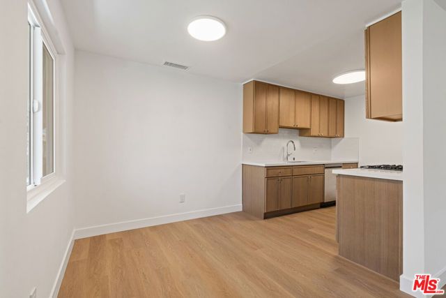 4442 Kingswell Avenue 4, Los Angeles, CA 90027