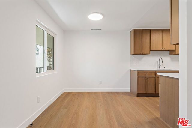 4442 Kingswell Avenue 4, Los Angeles, CA 90027