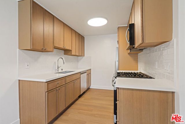 4442 Kingswell Avenue 4, Los Angeles, CA 90027