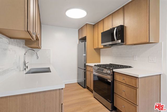 4442 Kingswell Avenue 4, Los Angeles, CA 90027