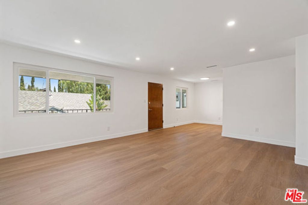 4442 Kingswell Avenue 4, Los Angeles, CA 90027
