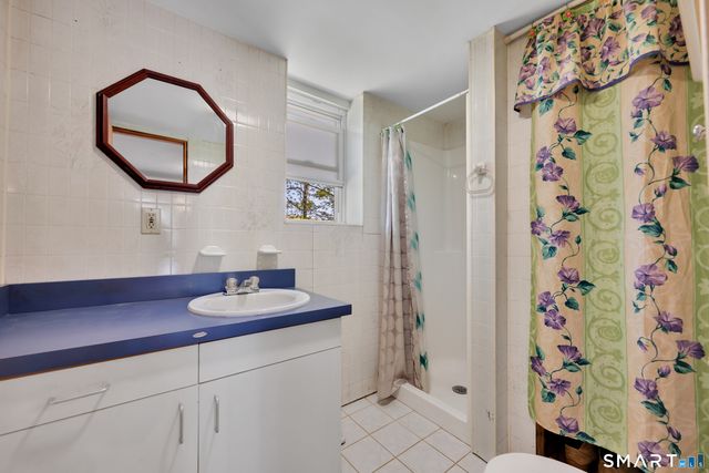 111 Perkins Avenue, Waterbury, CT 06704