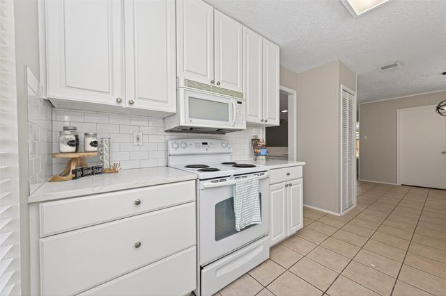 3242 Three Pines Drive, Houston, TX 77339