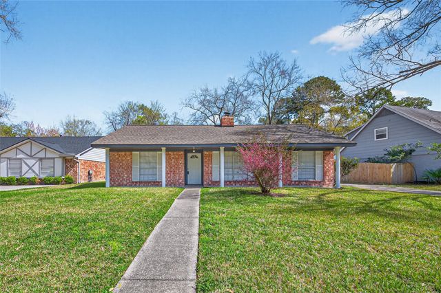 3242 Three Pines Drive, Houston, TX 77339