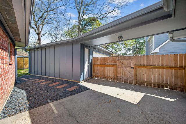 3242 Three Pines Drive, Houston, TX 77339