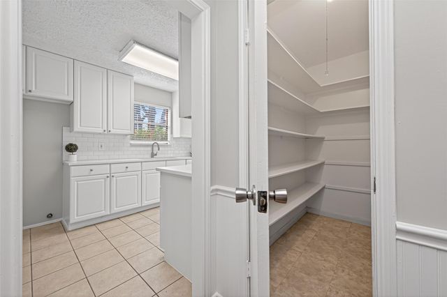 3242 Three Pines Drive, Houston, TX 77339