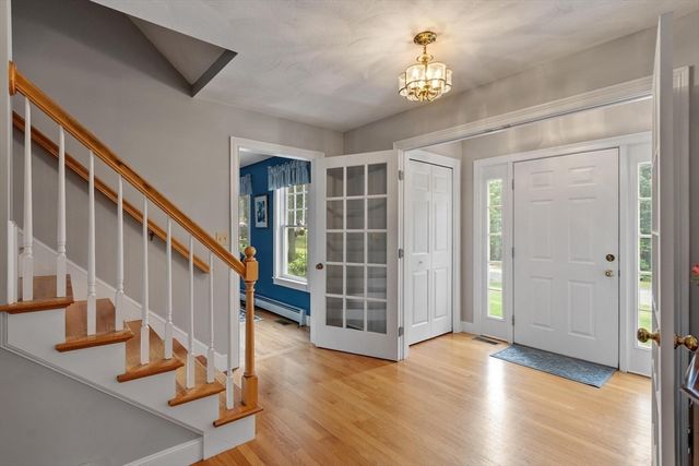 34 Arrowwood St, Methuen, MA 01844