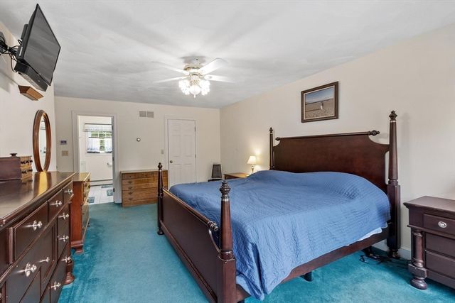 34 Arrowwood St, Methuen, MA 01844