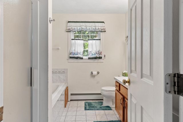 34 Arrowwood St, Methuen, MA 01844