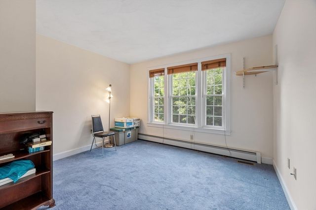 34 Arrowwood St, Methuen, MA 01844