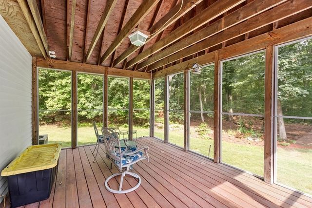 34 Arrowwood St, Methuen, MA 01844