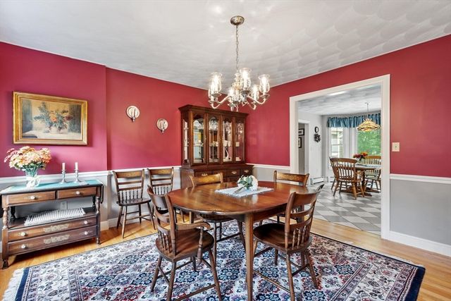 34 Arrowwood St, Methuen, MA 01844