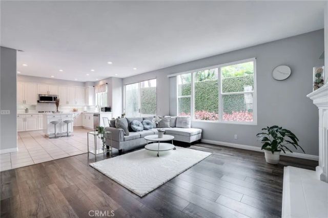 6885 Cambria Cove, Huntington Beach, CA 92648