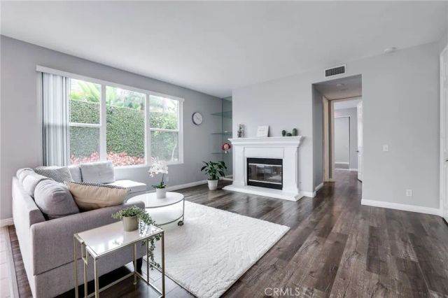 6885 Cambria Cove, Huntington Beach, CA 92648