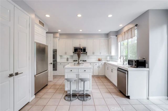 6885 Cambria Cove, Huntington Beach, CA 92648