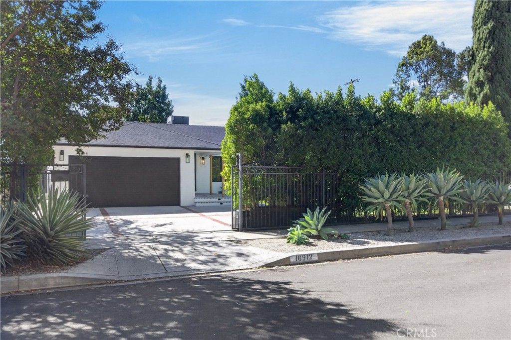 16912 Marlin Place, Lake Balboa, CA 91406 — exterior